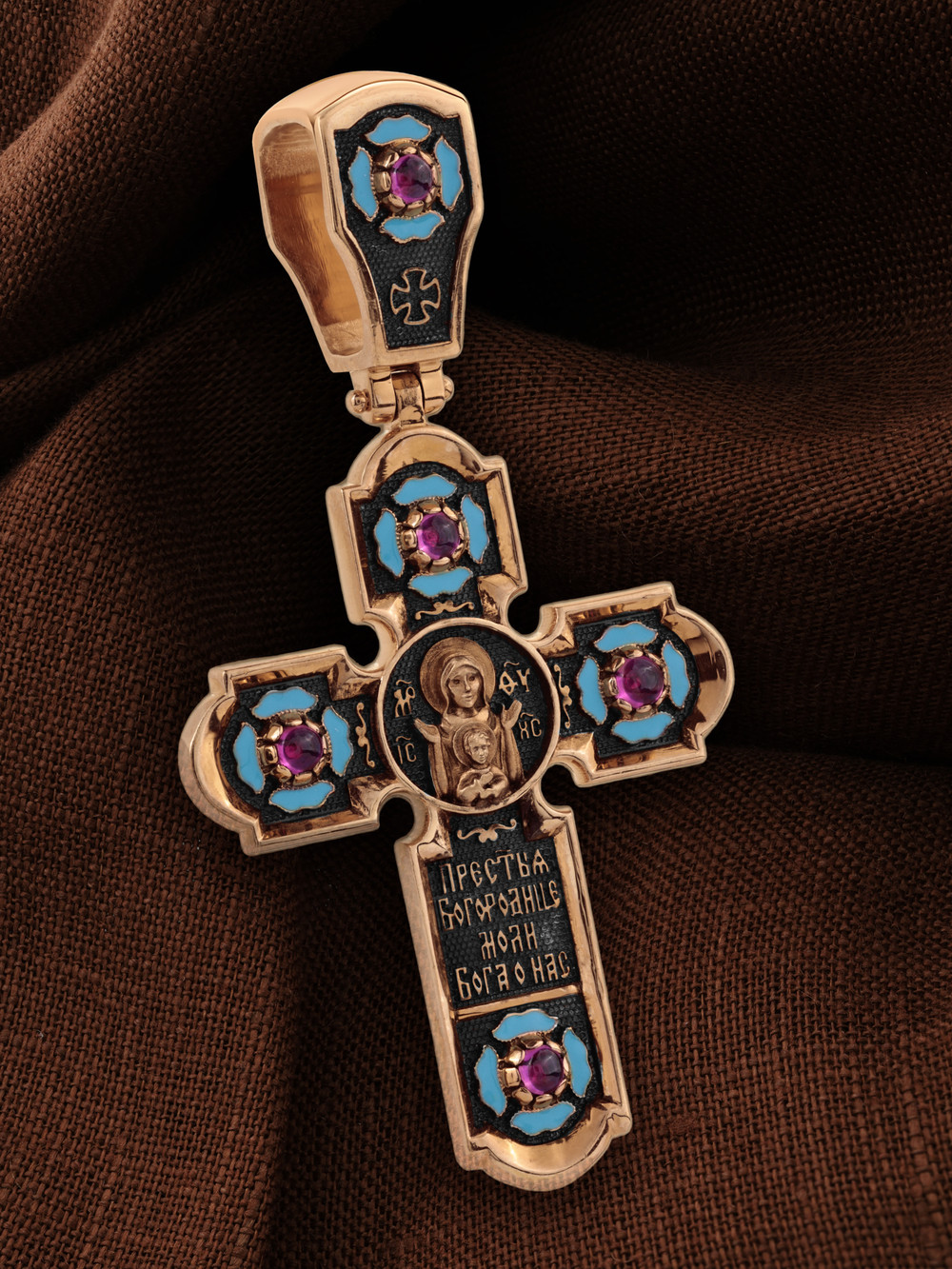 Крест из золота c эмалью и рубином