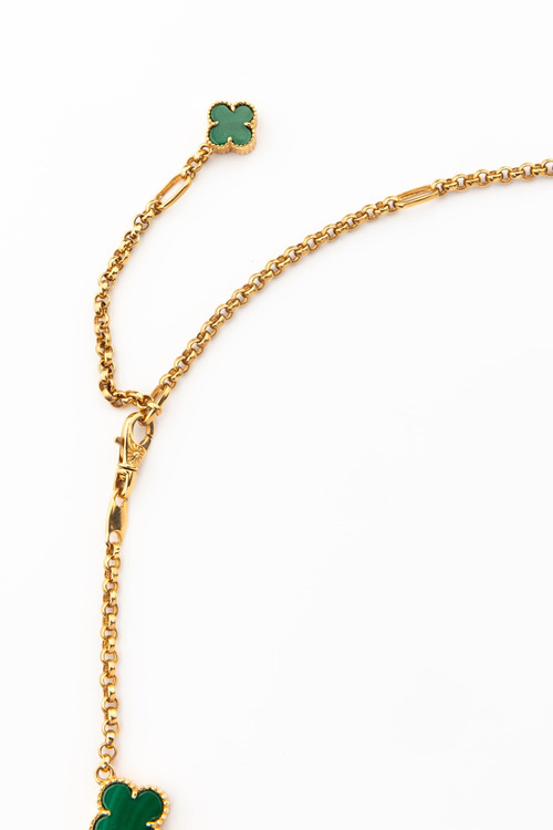 Колье из золота c малахитом и перламутром