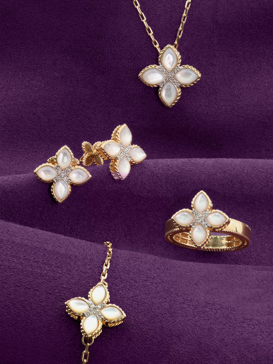 Колье из золота c бриллиантами и перламутром