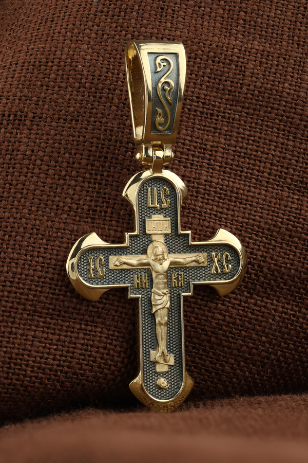 Крест из лимонного золота
