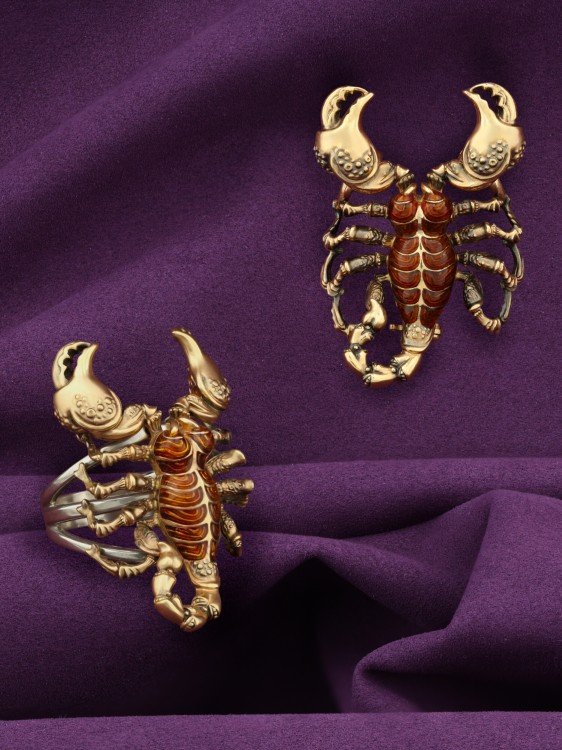 Кольцо из лимонного золота c эмаль