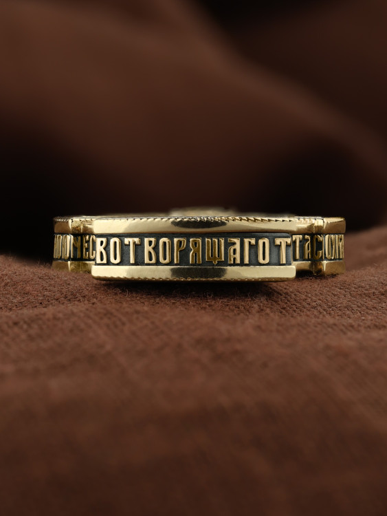 Крест из лимонного золота c эбеновым деревом