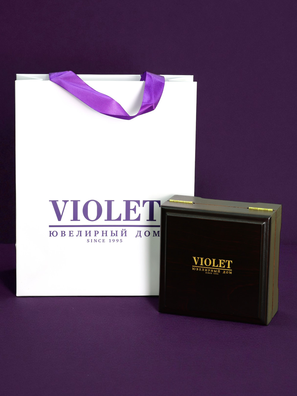 Серьги из золота c бриллиантами и лазуритом