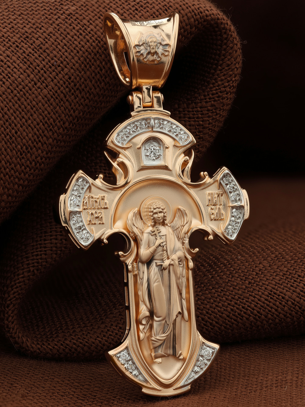 Крест из золота c бриллиантами