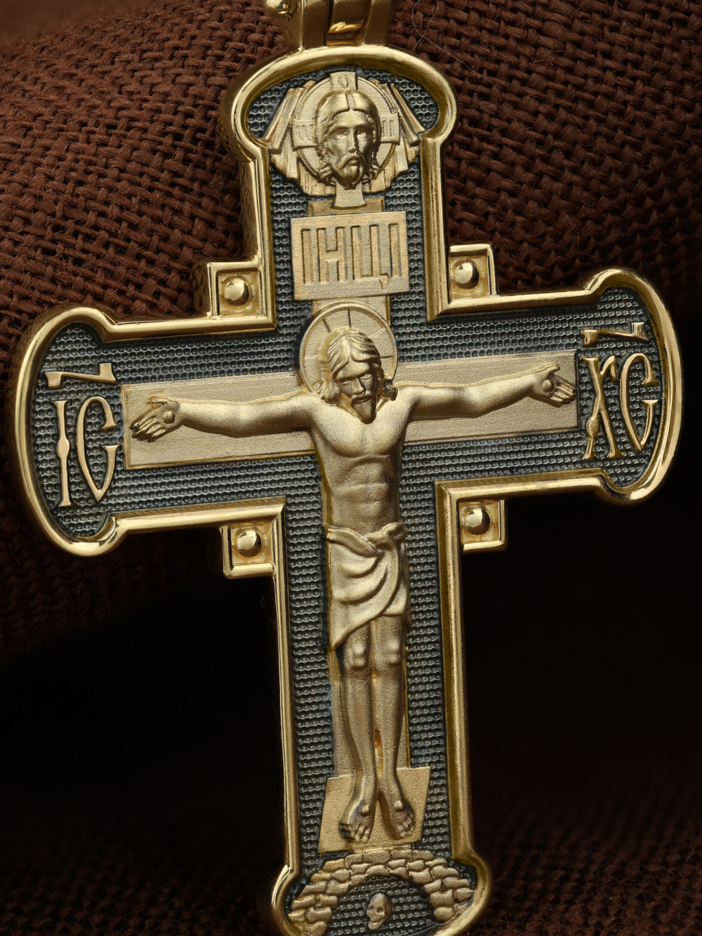 Крест из лимонного золота