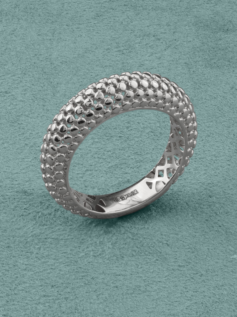 Кольцо из белого золота