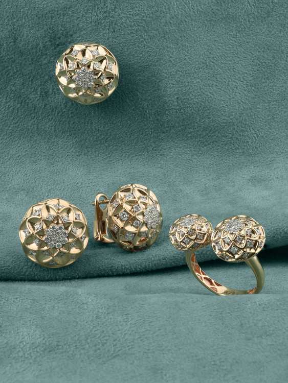 Кольцо из золота c бриллиантами