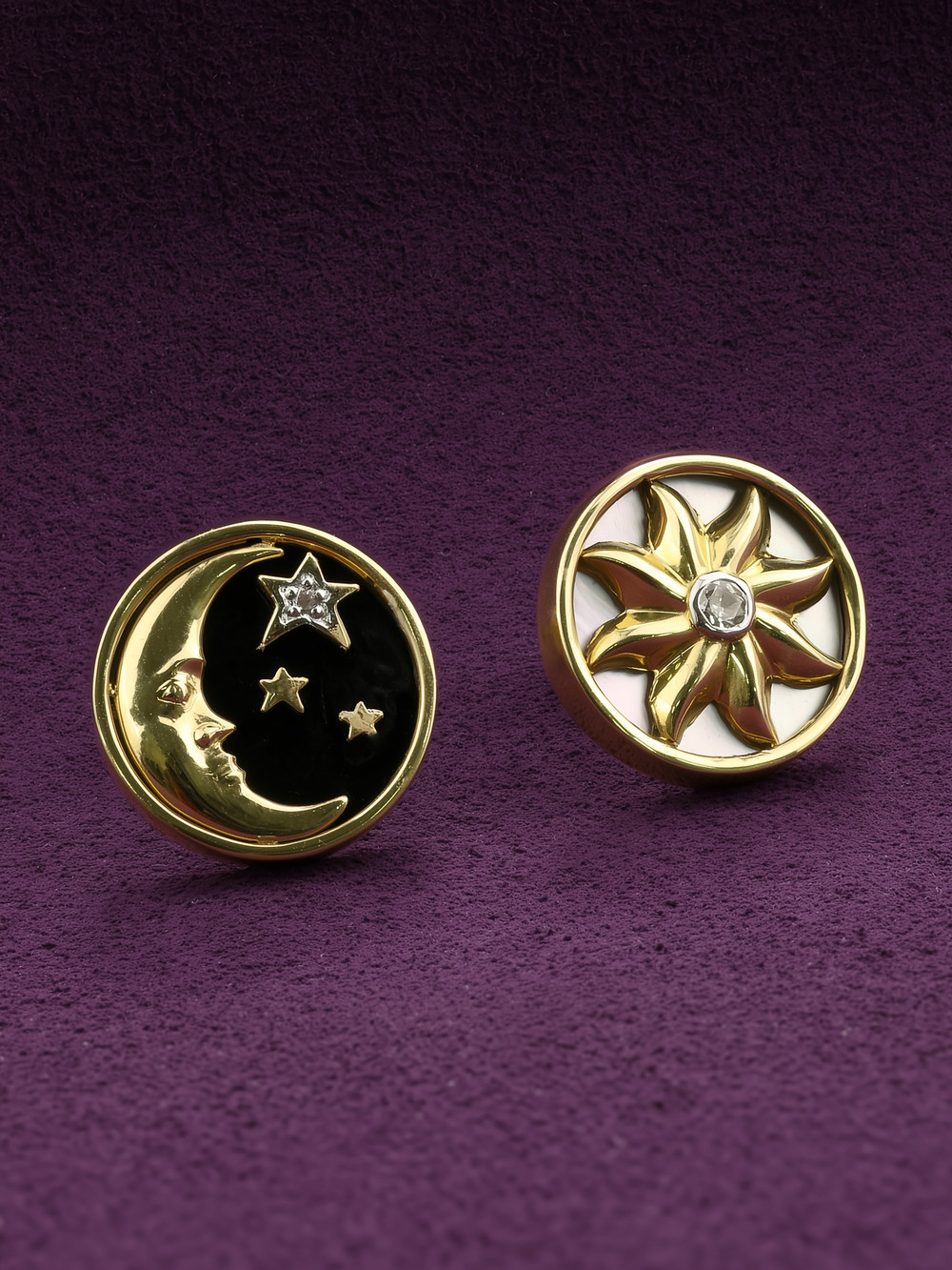 Серьги из лимонного золота c бриллиантами, ониксом и перламутром