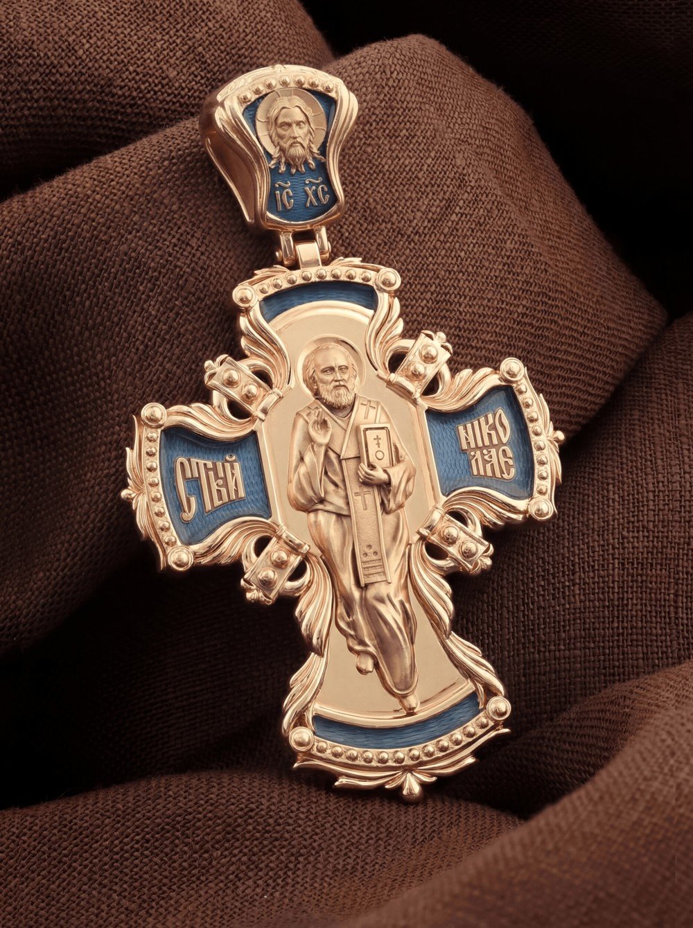 Крест из золота c эмаль