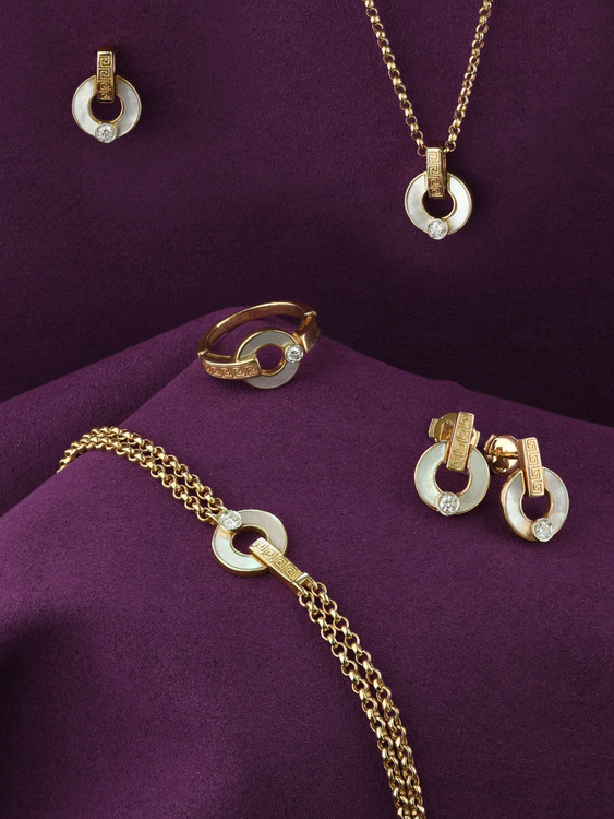 Подвеска из лимонного золота c бриллиантами и перламутром