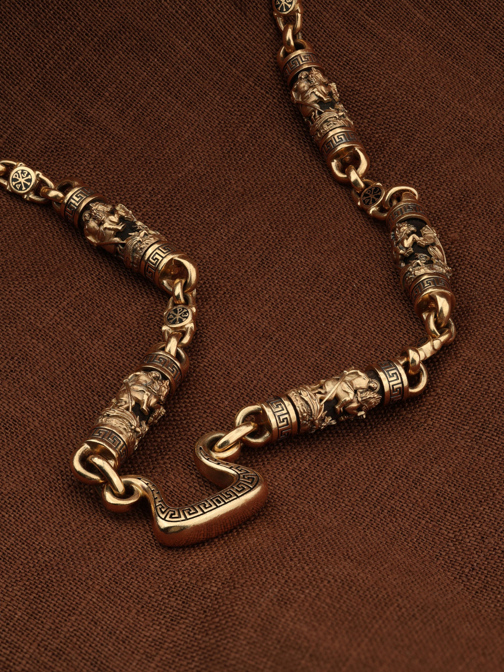 Цепь из золота c эмаль и эбеновым деревом