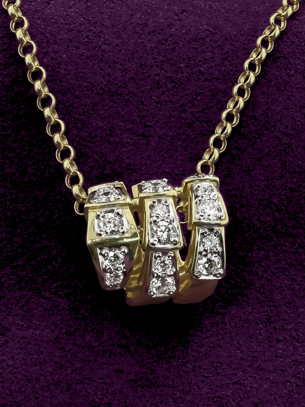 Подвеска из лимонного золота c бриллиантами