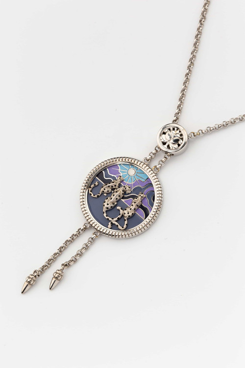 Колье из белого золота c эмаль