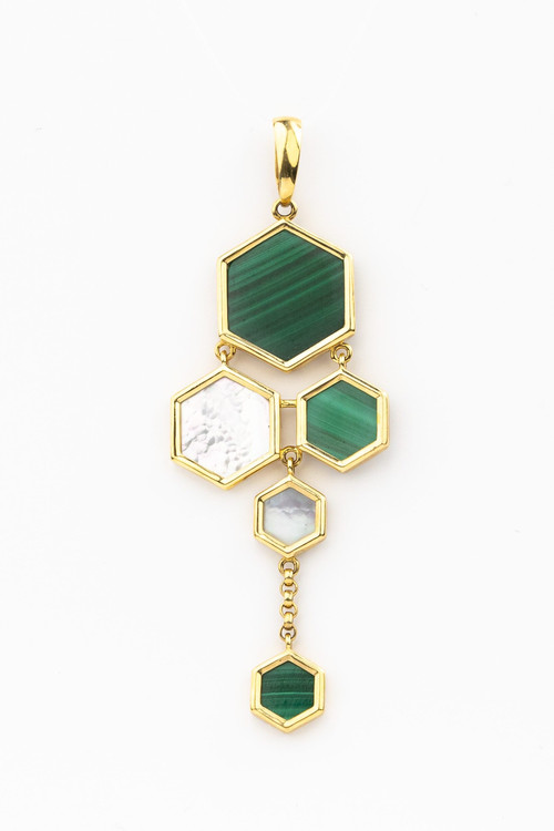 Подвеска из лимонного золота c малахитом и перламутром