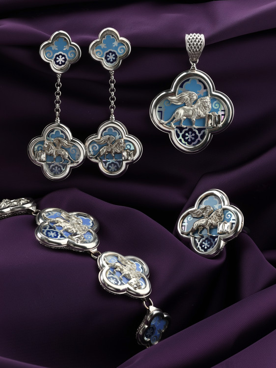 Серьги из белого золота c эмаль и перламутром