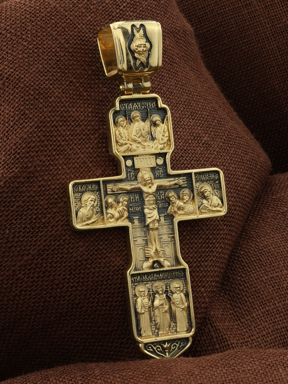 Крест из лимонного золота