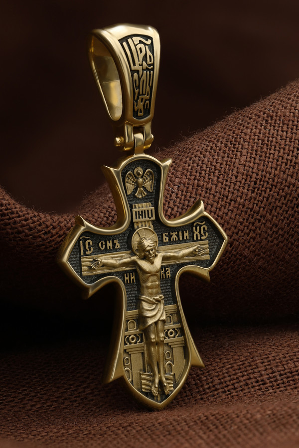 Крест из лимонного золота