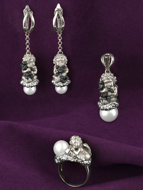 Кольцо из белого золота c жемчугом