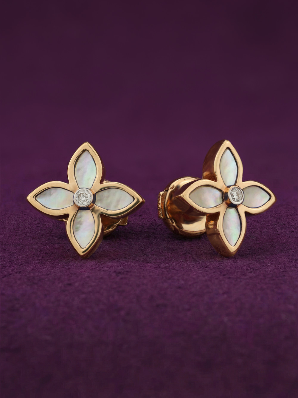 Серьги из золота c бриллиантами и перламутром