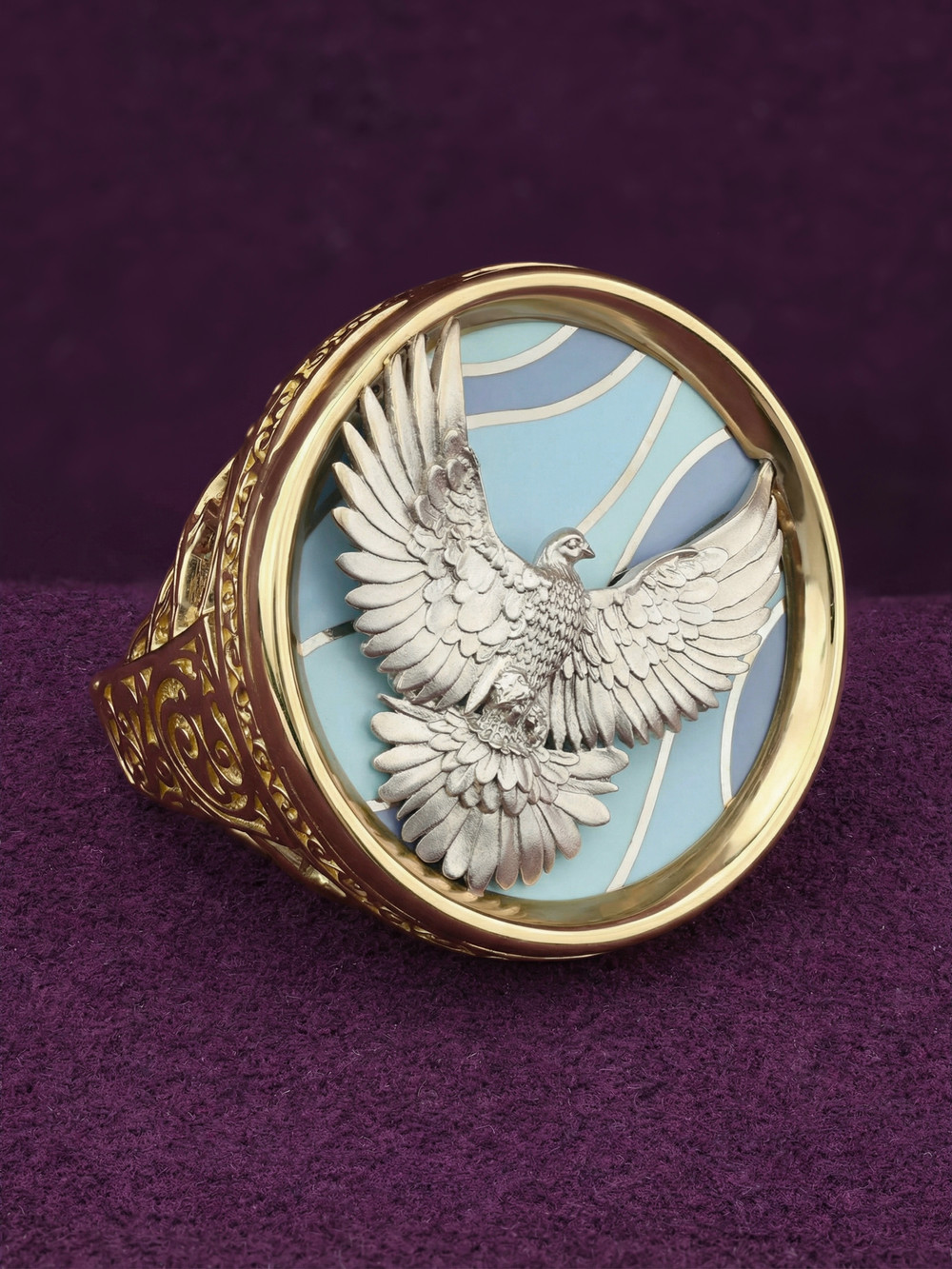 Кольцо из лимонного золота c эмаль