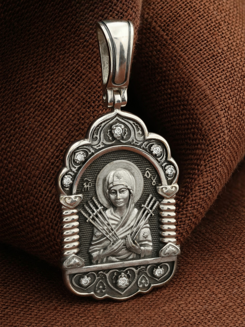 Образок из белого золота c бриллиантами