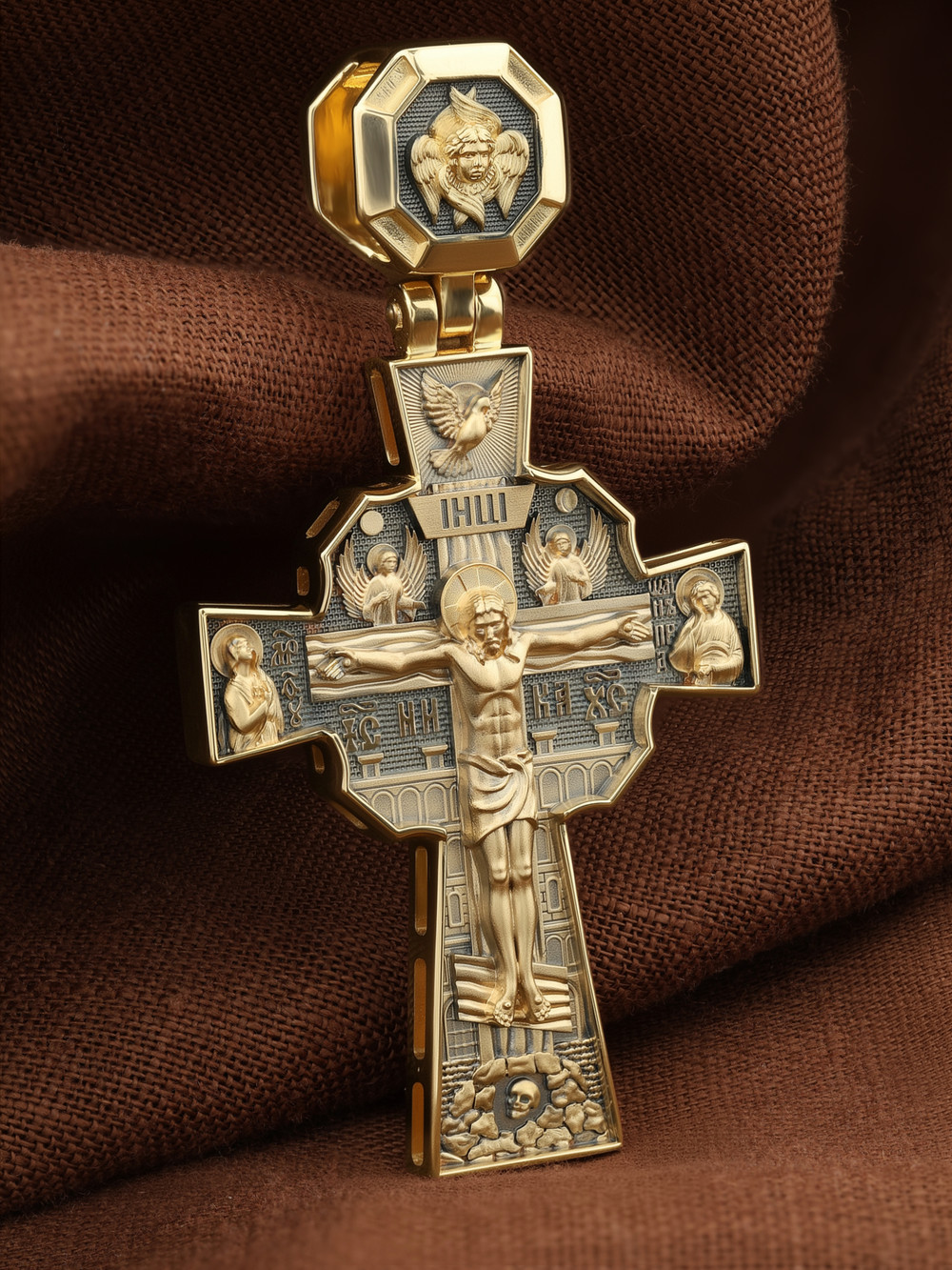 Крест из лимонного золота