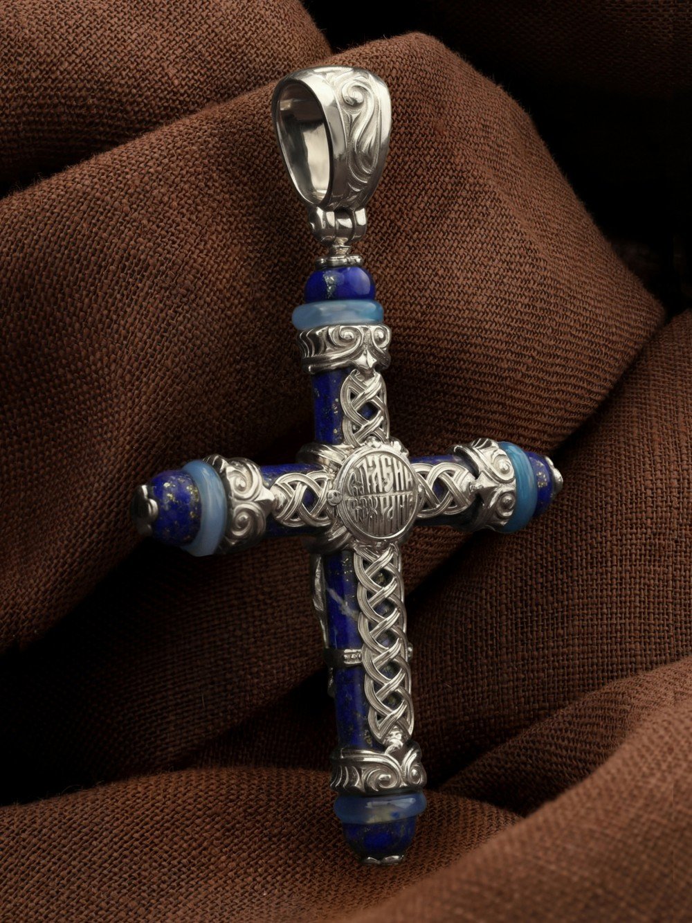 Крест из белого золота c агатом и лазуритом