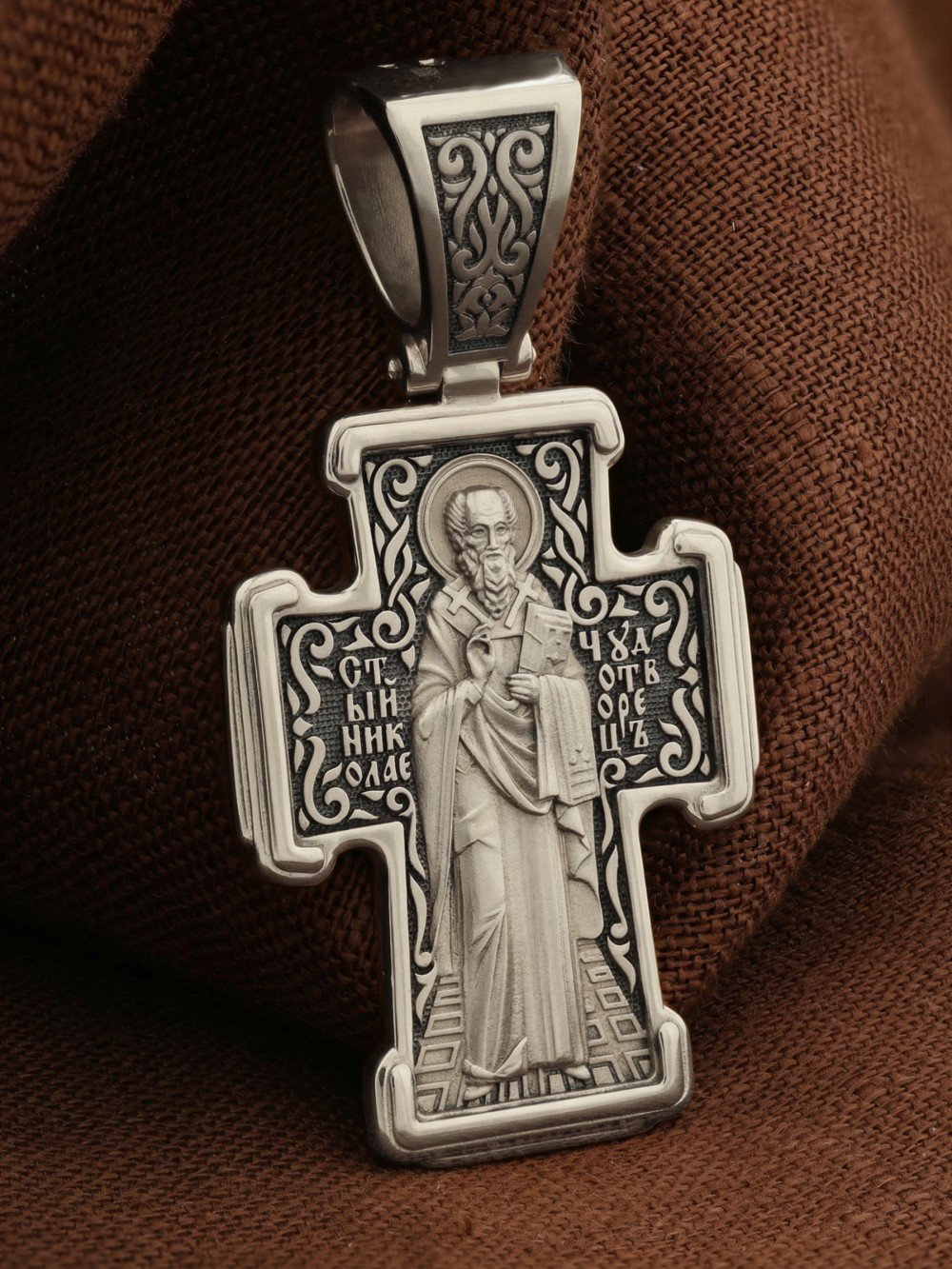 Крест из белого золота