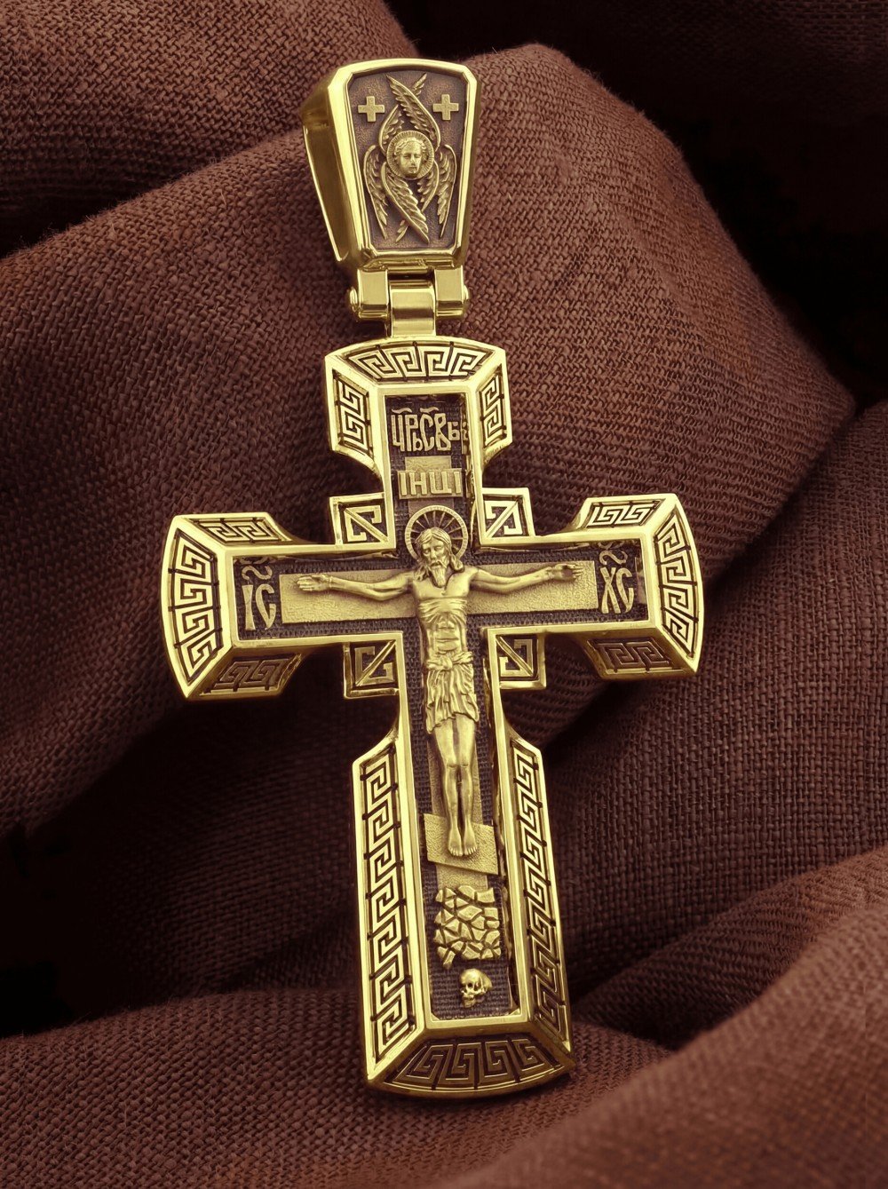 Крест из лимонного золота