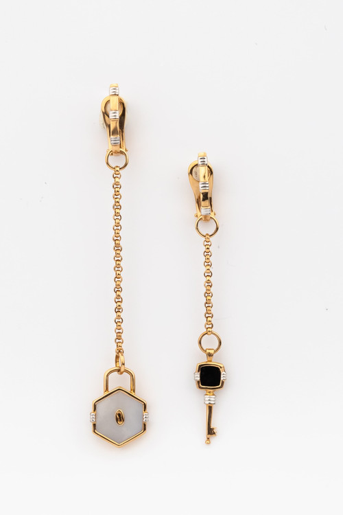 Серьги из золота c ониксом и перламутром