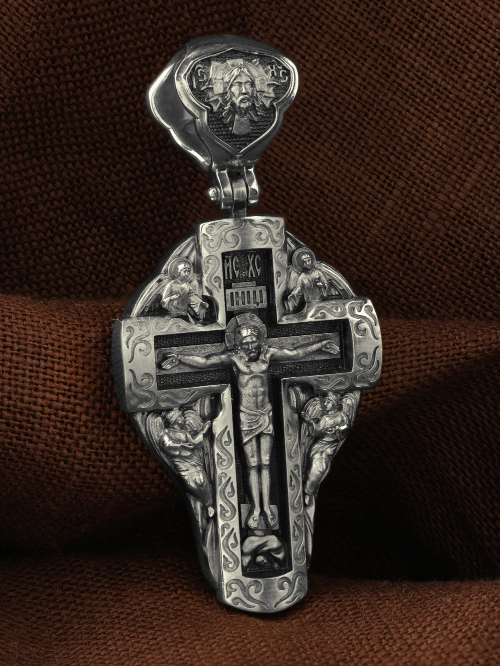 Крест из белого золота