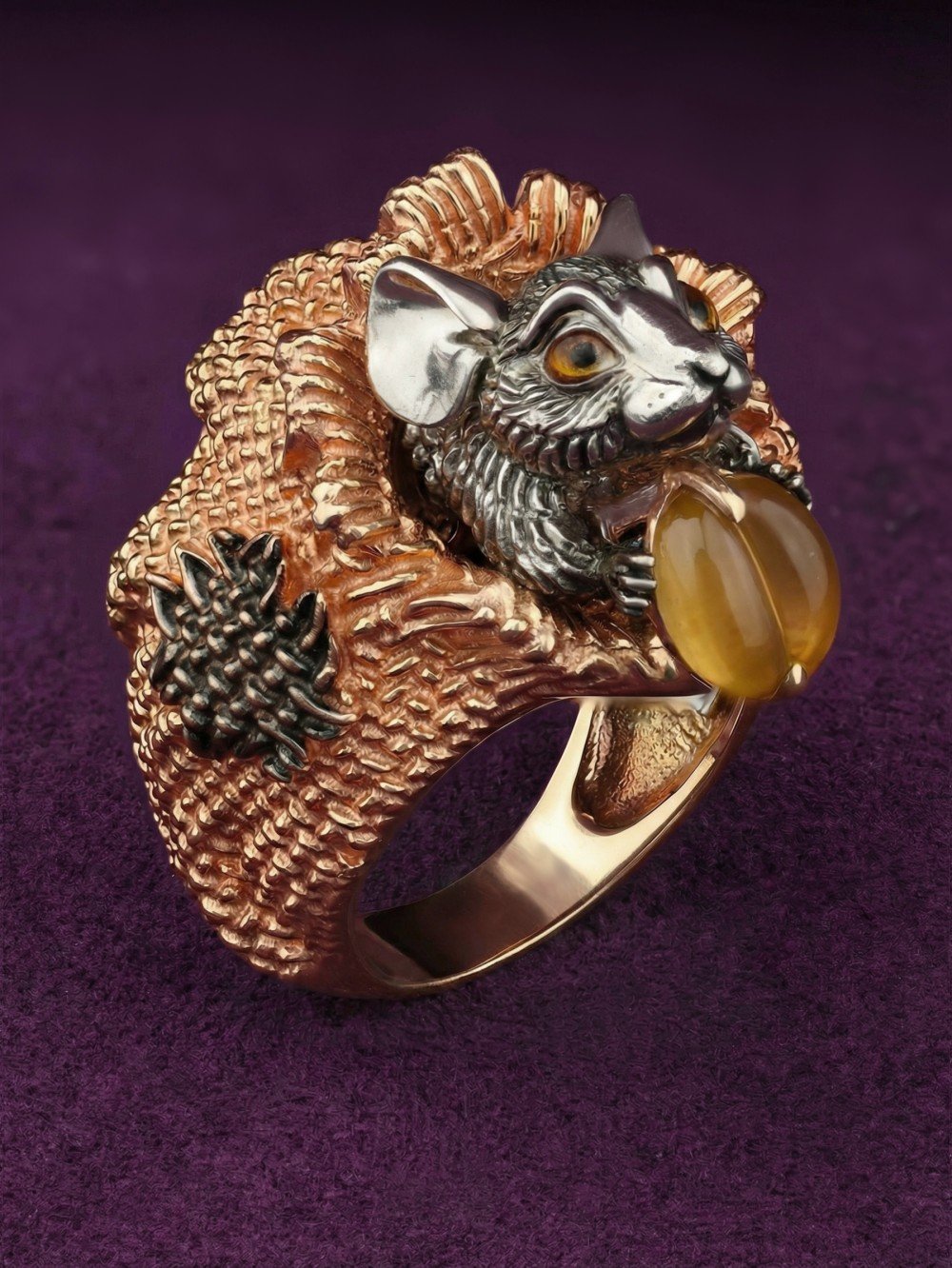 Кольцо из золота c эмаль и янтарём