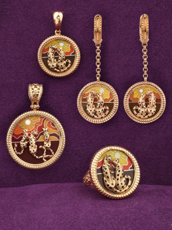 Подвеска из золота c эмаль