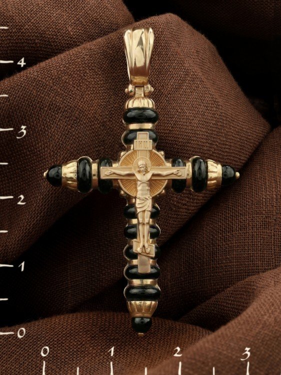 Крест из золота c ониксом