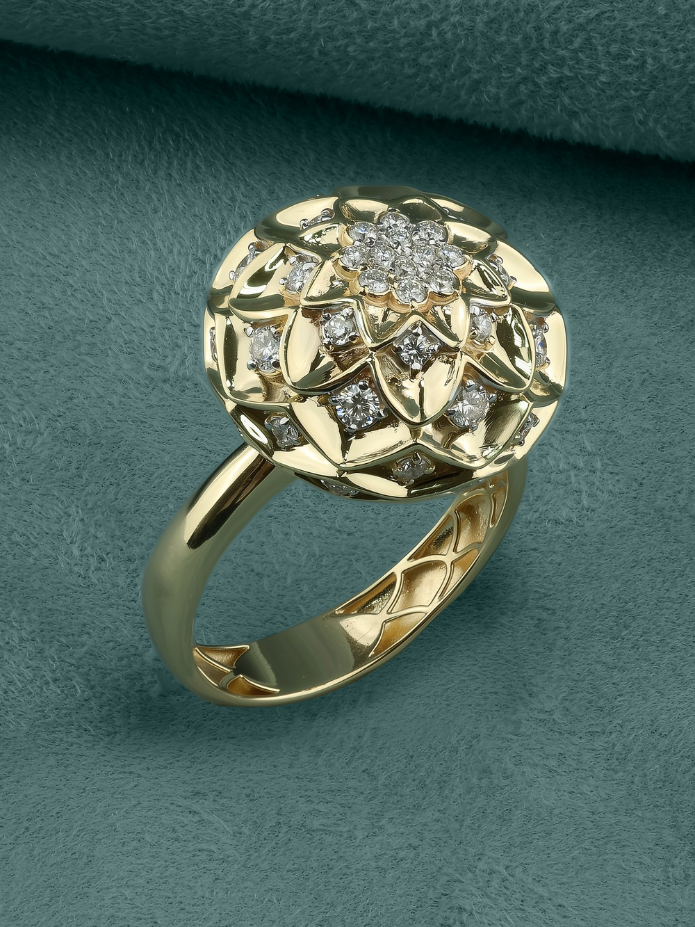 Кольцо из лимонного золота c бриллиантами