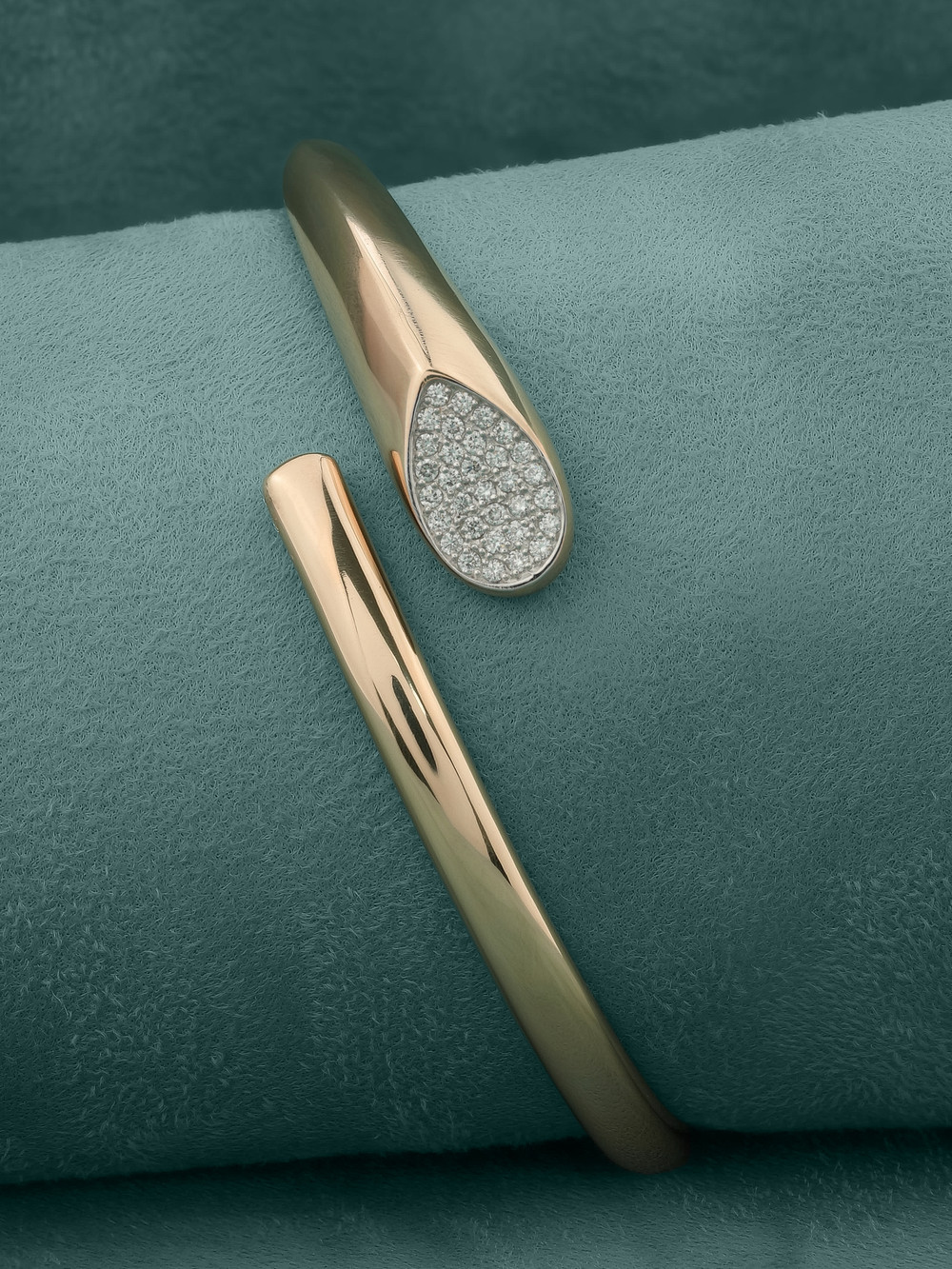 Браслет из золота c бриллиантами