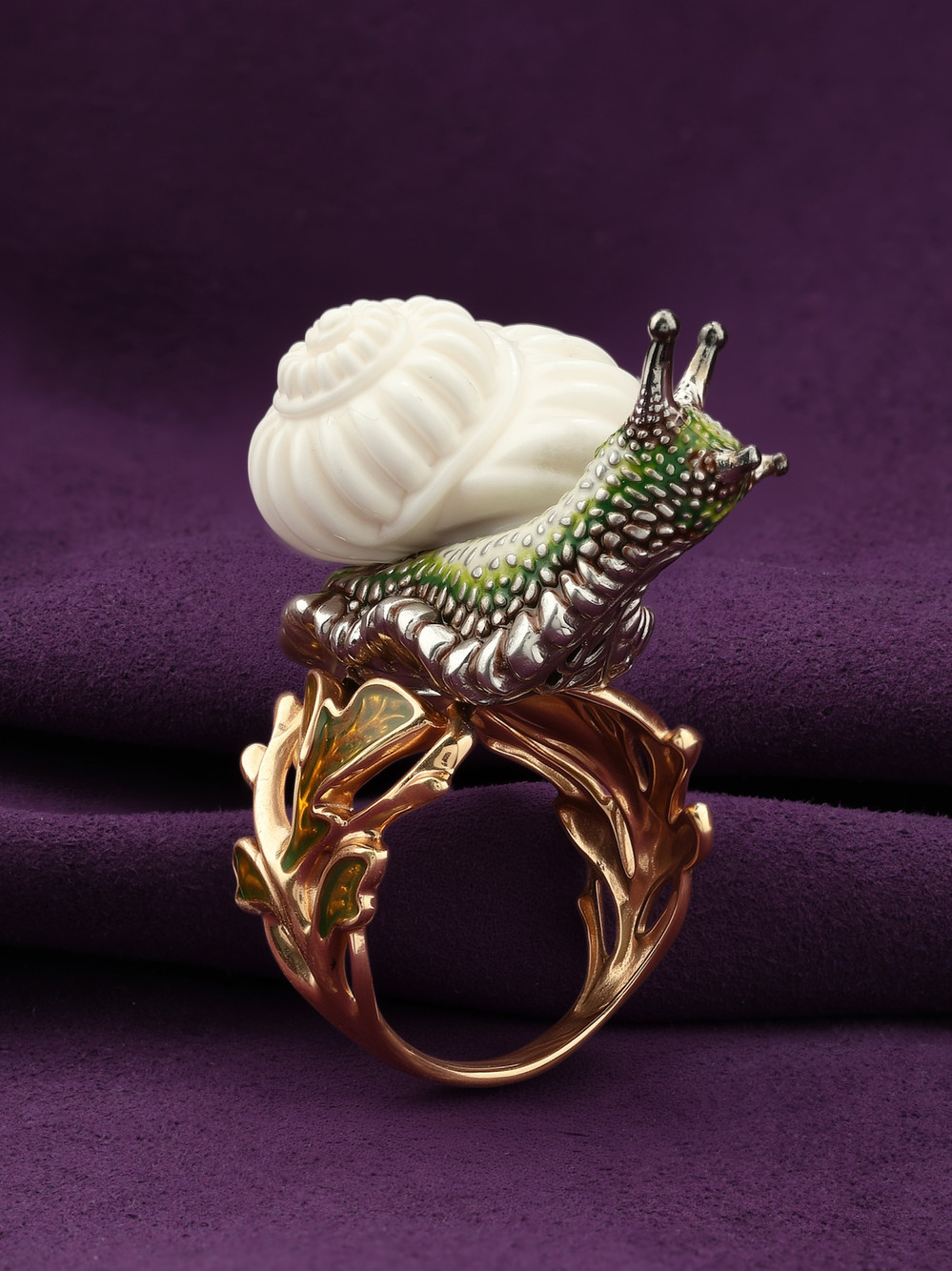 Кольцо из золота c эмаль и бивнем мамонта