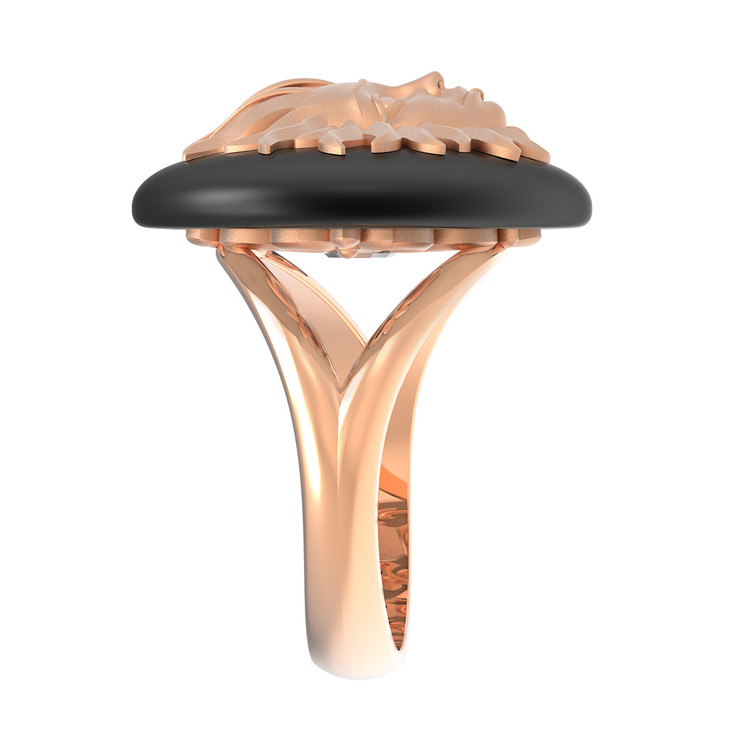 Кольцо из золота c ониксом
