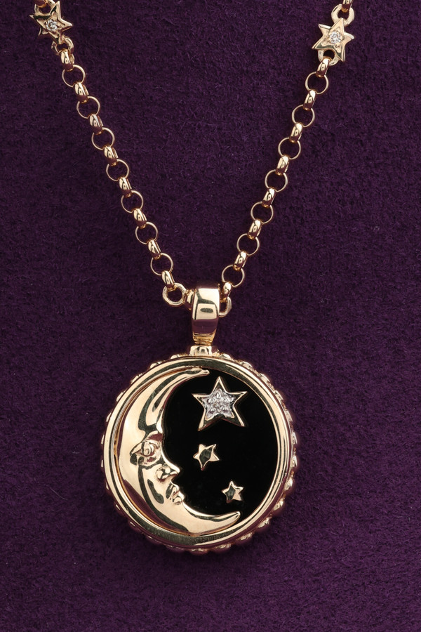 Колье из золота c бриллиантами, ониксом и перламутром