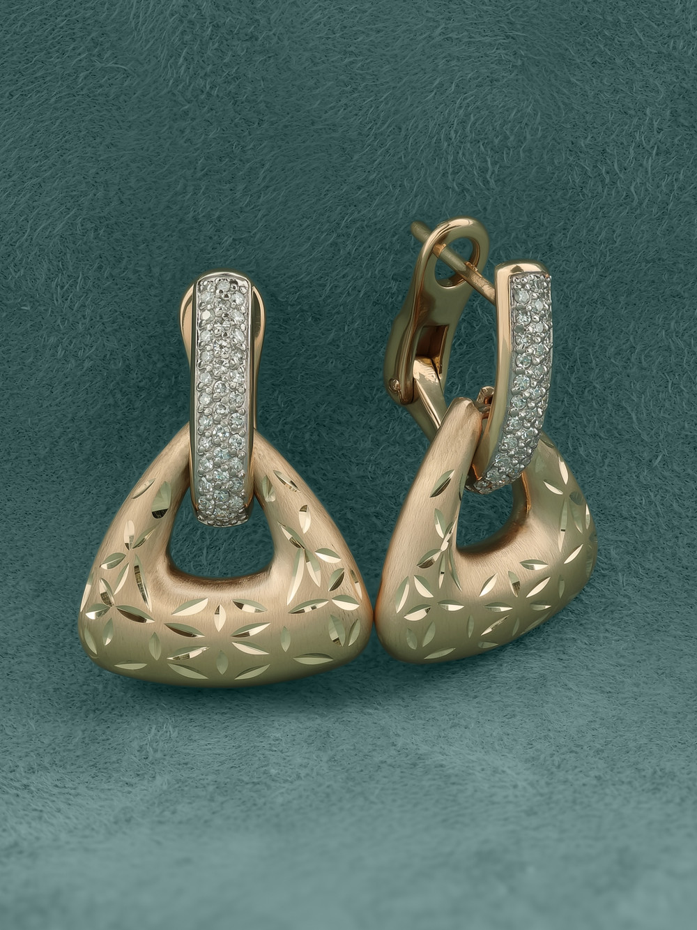 Серьги из золота c бриллиантами