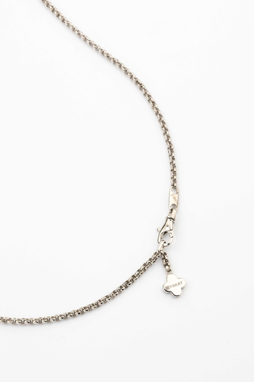 Колье из белого золота c бриллиантами, ониксом и перламутром