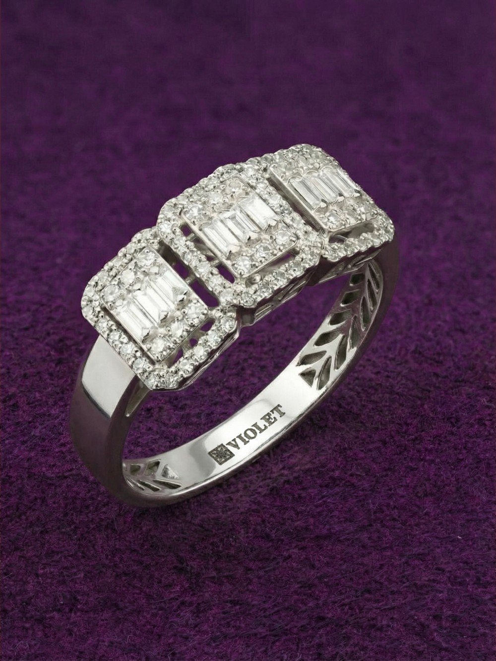 Кольцо из белого золота c бриллиантами