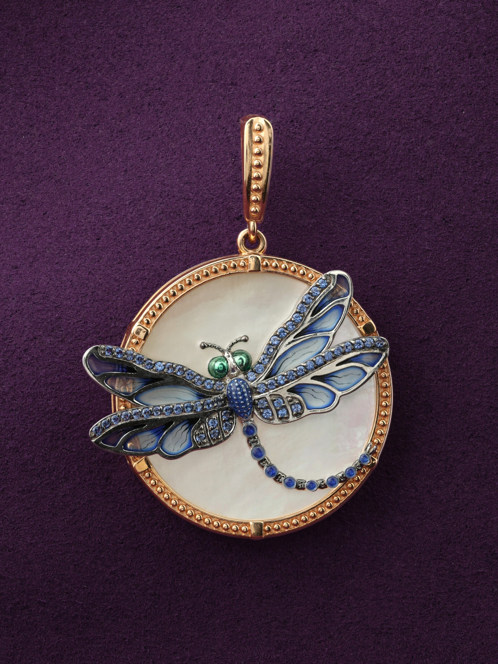 Подвеска из золота c сапфиром, эмалью и перламутром