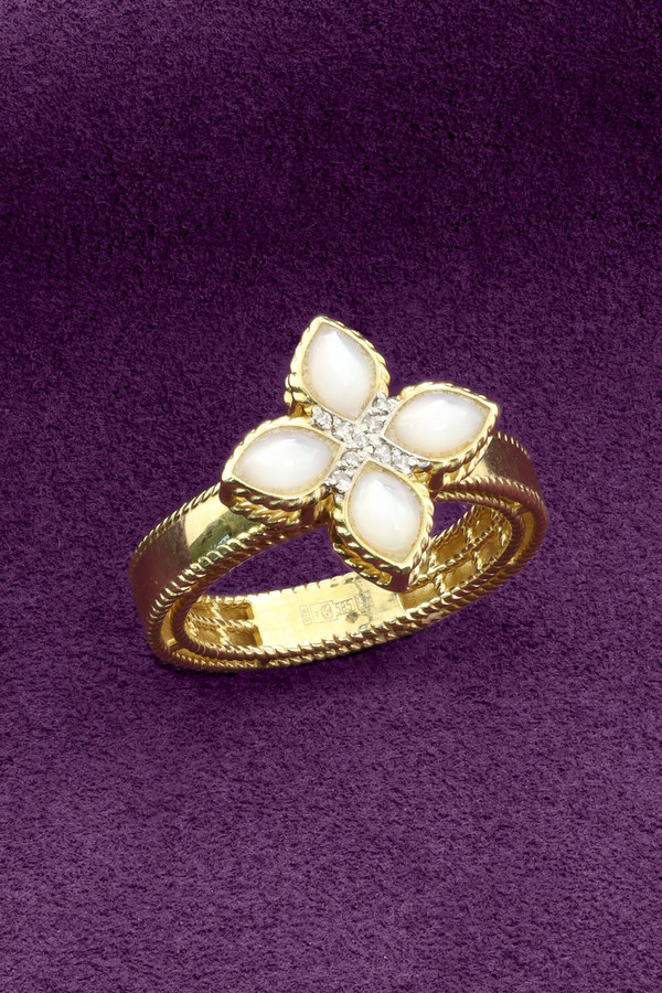 Кольцо из лимонного золота c бриллиантами и перламутром