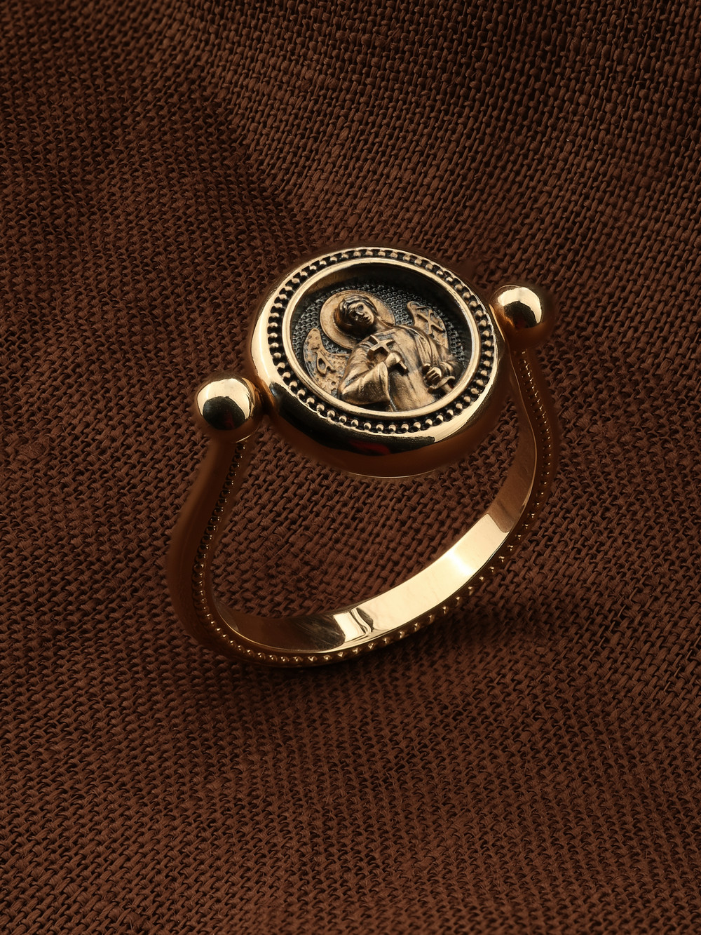 Кольцо из золота