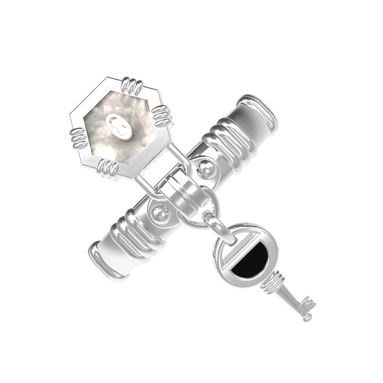 Кольцо из белого золота c ониксом и перламутром