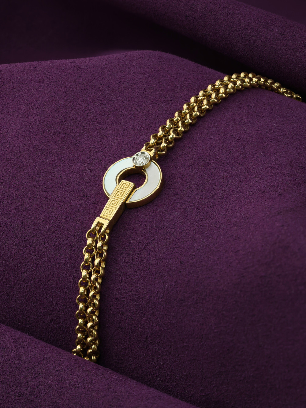 Браслет из лимонного золота c бриллиантами и перламутром