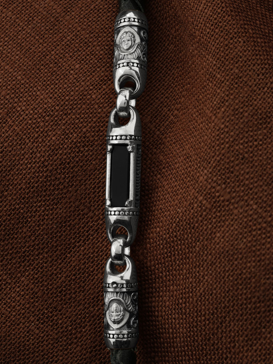 Шнурок кожаный из белого золота c кожаным шнурком и ониксом