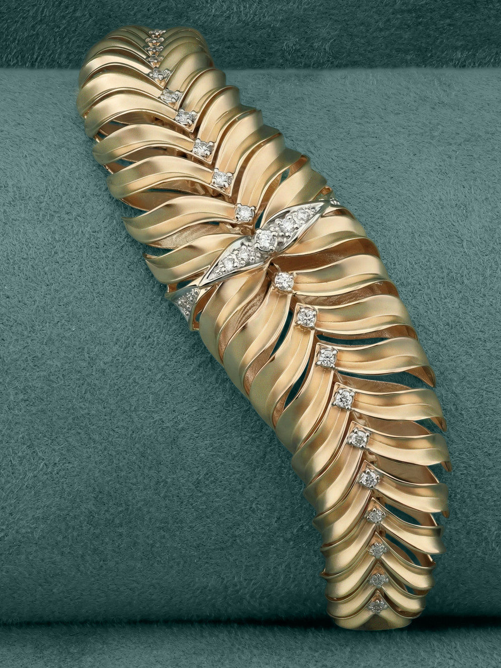 Браслет из золота c бриллиантами