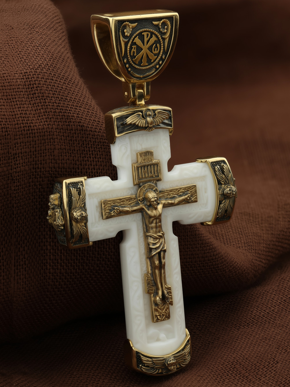 Крест из лимонного золота c бивнем мамонта